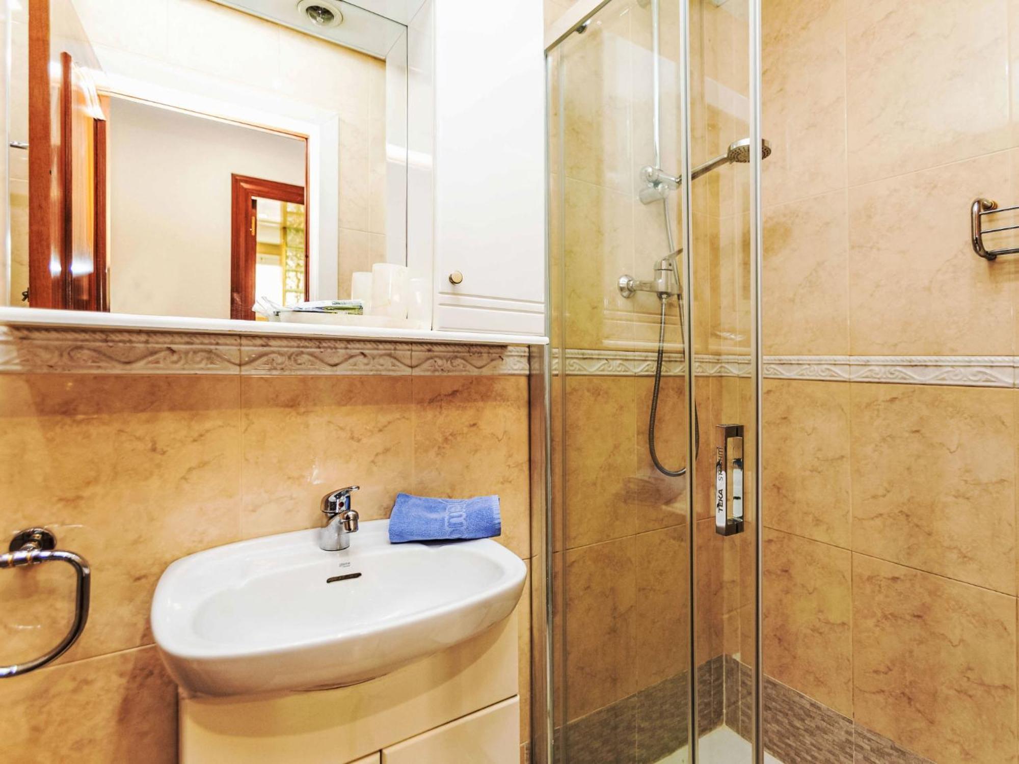 Apartment Sants-Les Corts Galileu By Interhome Барселона Экстерьер фото